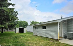5955 N Pendell Road, Elwell, MI 48832