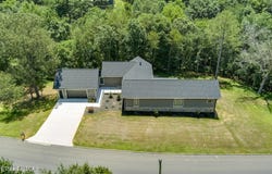 10001 Scenic View Dr, Loudon, TN 37774