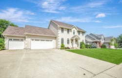 1022 Eagle Ridge Road, Cedar Falls, IA 50613