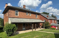 256 Pennsylvania Blvd, Mt Lebanon, PA 15228
