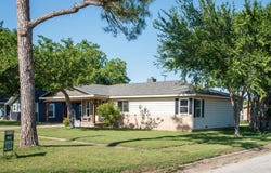 411 S Ave H, Olney, TX 76374