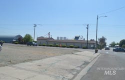 490 S Oregon, Ontario, OR 97914