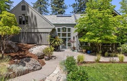500 Ashland Loop Road, Ashland, OR 97520