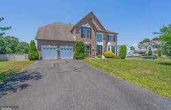 201 LURAY DRIVE, WILLIAMSTOWN, NJ 08094