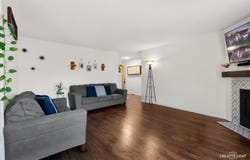 295 Woodridge Circle, South Elgin, IL 60177