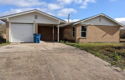 124 Redwood Drive, Mathis, TX 78368
