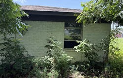 700 W THELMA RIGGS ROAD, Tallulah, LA 71282