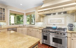 17677 WESTVIEW DR, Lake Oswego, OR 97034