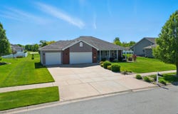 10837 Manor Drive, St. John, IN 46373