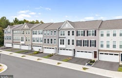 8284 CLAY Lane, MANASSAS, VA 20110