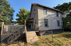 1033 Olive Avenue NE, Warren, OH 44483