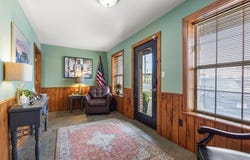 211 N Main Street, Bonham, TX 75418
