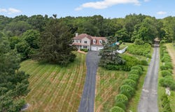 894 Vauxhall St Extension, Waterford, CT 06385