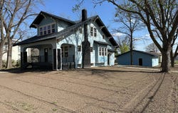 815 Lincoln Ave., Hebron, NE 68370