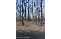 383 Johns Road, Effort, PA 18330