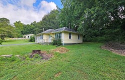 140 Laurel Branch Road, Elizabethton, TN 37643