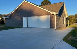 453 Hinch Mountain View Rd, Crossville, TN 38555