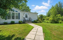 11 Tammy Lane, Lewiston, ME 04240