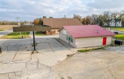 606 N 218 Highway, LaPorte City, IA 50651