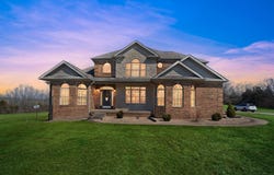 540 Sarah Blake Lane, Versailles, KY 40383