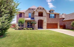 400 Clear Creek Drive, Mansfield, TX 76063