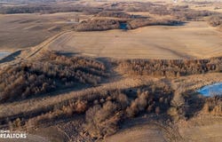 Nuthatch Avenue, Bloomfield, IA 52537