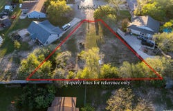 11 Rosebud, Uvalde, TX 78801