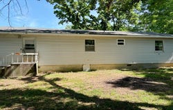614 E Division Street, Bolivar, MO 65613