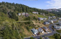 8900 NE Harbor View Place, Depoe Bay, OR 97341