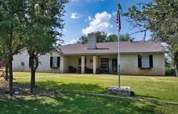 1310 Mckinley Ave, Mason, TX 76856