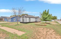1001 10th Street, Levelland, TX 79336