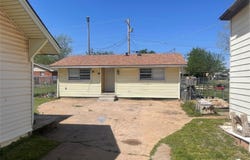 614 S 6th Street, Clinton, OK 73601