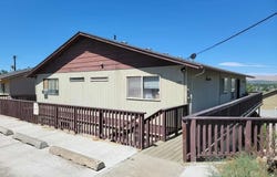 330 And 332 Columbia Ave, Sunnyside, WA 98944