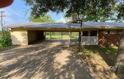 9196 U.S. 77, Lexington, TX 78947