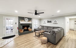 978 HUNTERS POINT Dr, Memphis, TN 38018