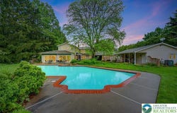 938 Meadow Circle, Bethlehem City, PA 18017
