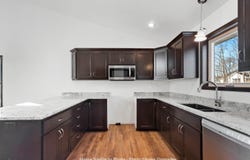 1524 FRONTIER Road, LUXEMBURG, WI 54217