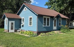 2806 360th St, Rock Valley, IA 51247