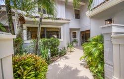 525 Prestwick Circle, Palm Beach Gardens, FL 33418
