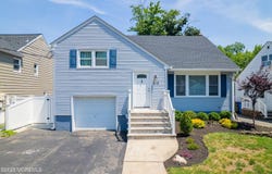 212 Freeman Street, Woodbridge, NJ 07095