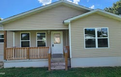 2124 Aaron Avenue, Grand Ridge, FL 32442
