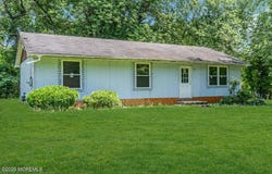 58 Wallace Street, Elmer, NJ 08318