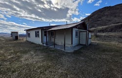 105 Emily Rd, Oroville, WA 98844