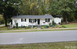 115 S Davis Street, Dallas, NC 28034