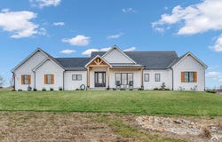 1072 E 1466th Road, Lawrence, KS 66046