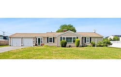 16 Kingsford Ave, East Providence, RI 02915