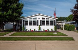 8 Emerald Lane, Olmsted Twp, OH 44138
