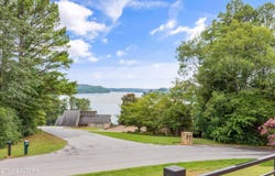 325 Southshore Drive, Greenback, TN 37742