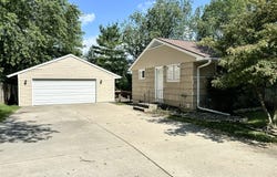 424 Hilltop Road, Ames, IA 50014