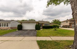 70 Dover Drive, Des Plaines, IL 60018